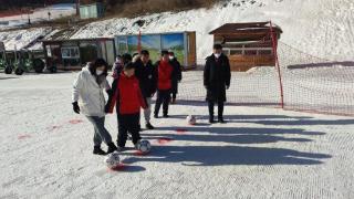 冰雪运动怎能少了你们的身影！ 100多名残障人士在秦皇岛尽享冰雪乐趣