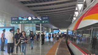 中国首条时速350公里跨海高铁开通 福州厦门两地跑进1小时