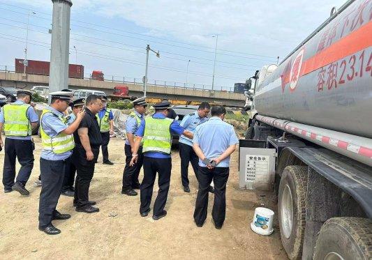 青岛西海岸新区辛安街道网格员：发挥“一线哨兵”作用，让“黑油车”无处遁形