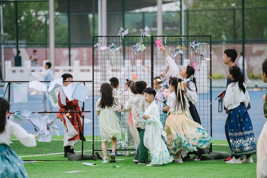 淄博稷下实验学校：谷雨节气多彩游园会“定格”春天