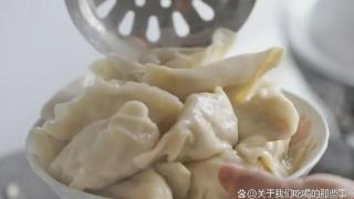 煮冰冻饺子，到底冷水下锅还是热水下锅？做对了，出锅和现包一样