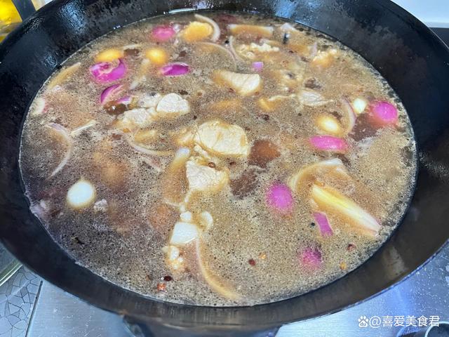 鹌鹑蛋花生仁炖肉秘籍公开，肉质鲜嫩，汁浓味美，让人一口接一口