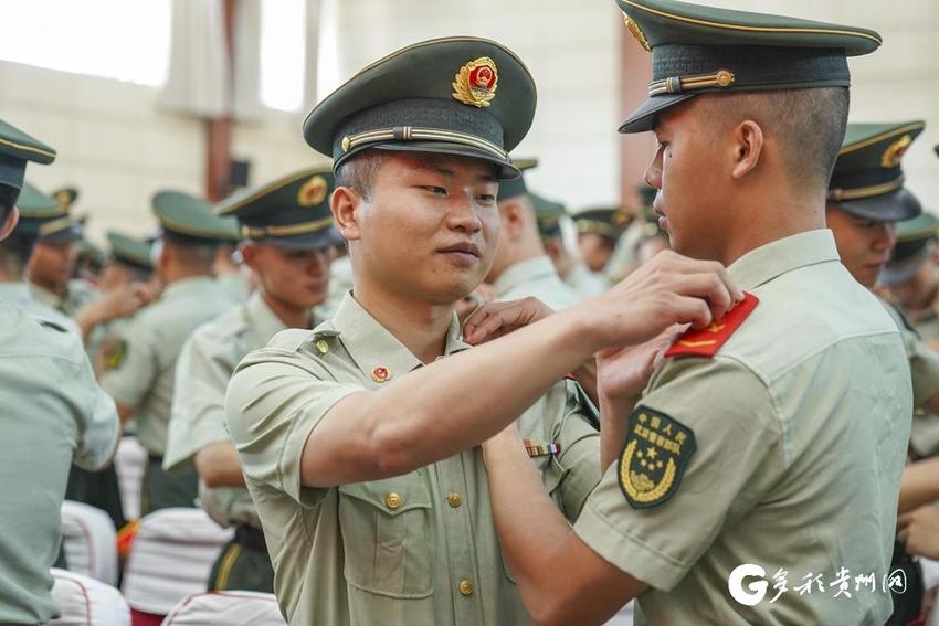 【高清组图】又是一年退伍季 他们告别军营启新程