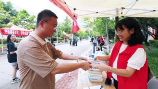 毕业季旧物传情，中国石油大学（华东）跳蚤市场留下青春回忆