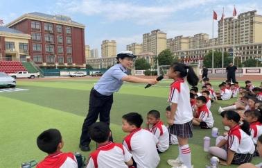 山东平安产险：交通安全文明宣传走进泰安望岳小学