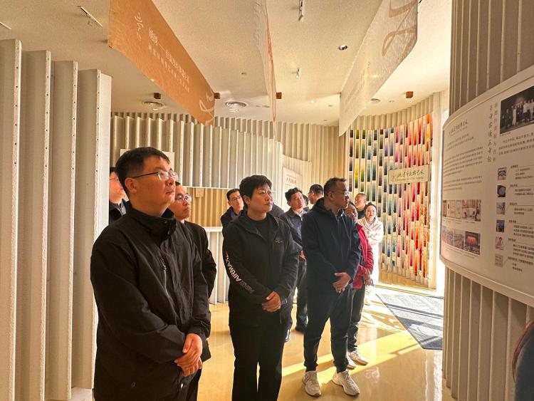 同心向前，“毅”路同行——赴苏州“体悟实训”队开展徒步金鸡湖感受苏州工业园区发展新态势活动