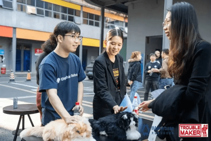 大象机器人闪耀高交会、techBBQ峰会，全人形机器人系列首次亮相！