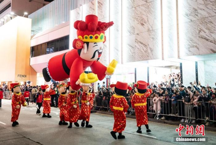 春节初一至初七逾130万人次访港 内地游客占近九成