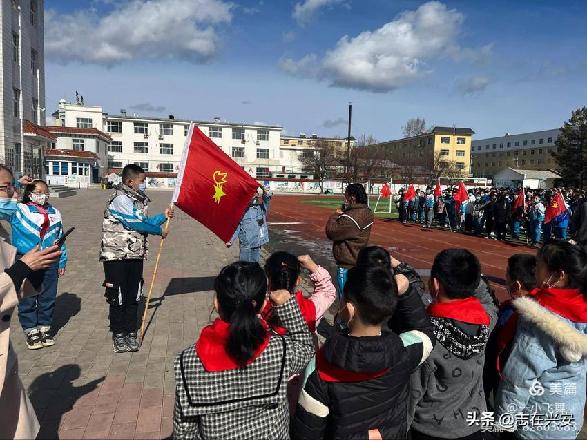 呼玛县第一小学开展缅怀革命先烈争做时代新人主题系列活动