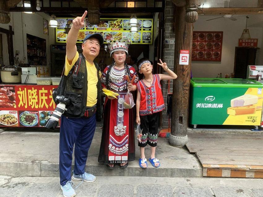 泰安市摄影家协会红色摄影之旅走进湘西芙蓉镇