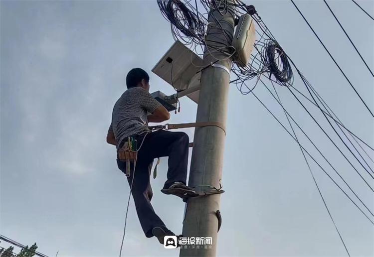 宁津公路分中心驻村第一书记安装路灯 照亮群众出行路