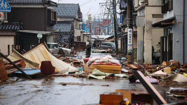 日本内阁批准拨款3200万美元帮助震区灾民