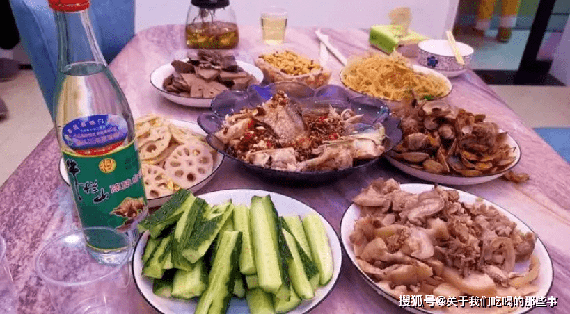 如今穷人却吃不起的4样下酒菜，全吃过说明你苦过