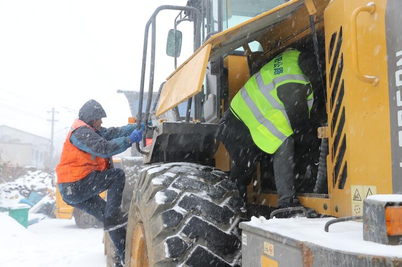 贵阳公路管理局：以雪为令 抗凝保畅