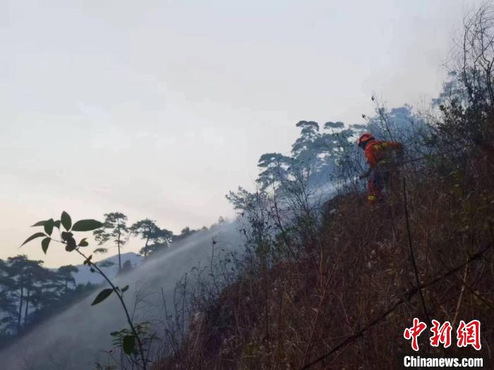 广西桂林兴安县山火明火已扑灭 未发现人员伤亡