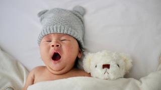 宝宝总揉眼睛是犯困吗？可能是神经系统在求救