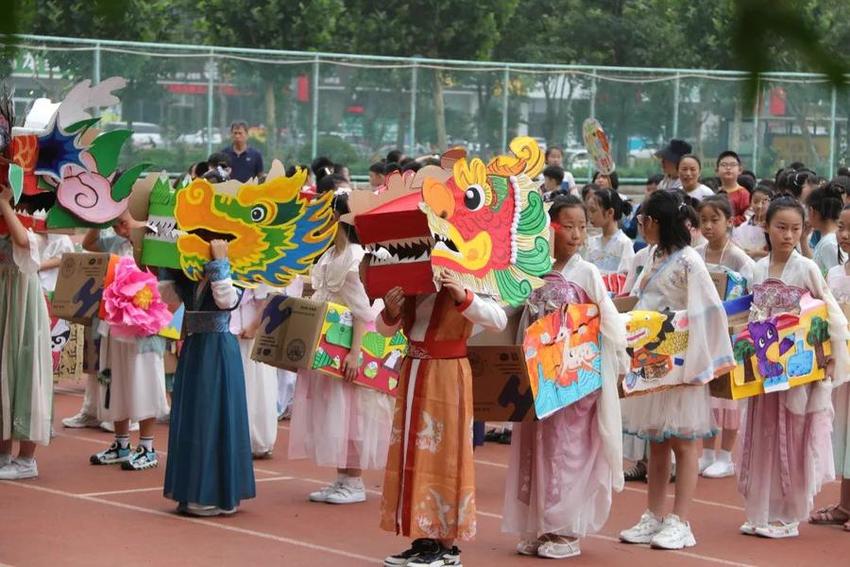 牡丹区实验小学：千人赛龙舟迎端午