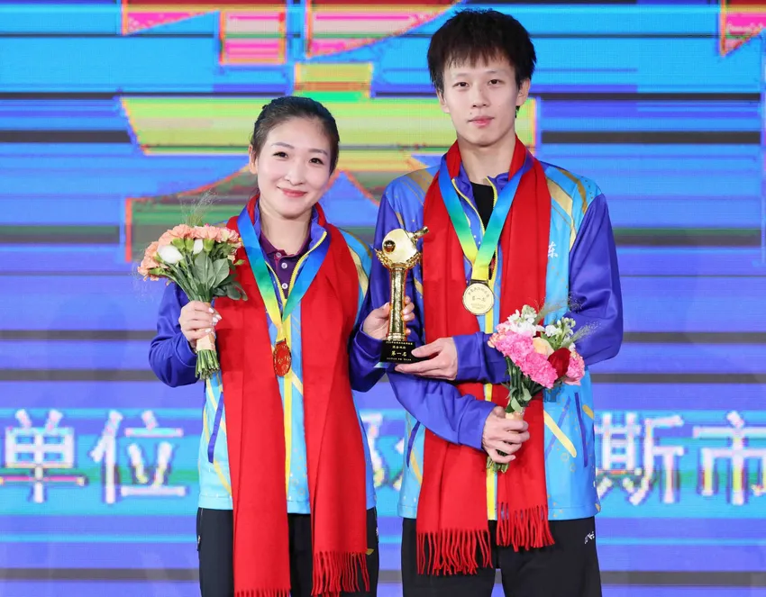 又美又能打！33岁国乒女神回归夺冠：领奖微笑真美+剑指全运会