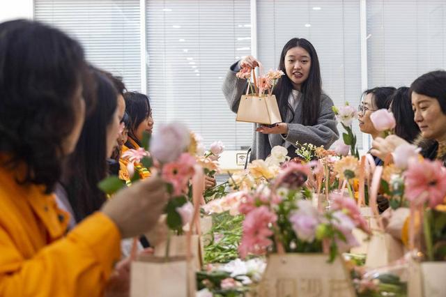 江苏省泰州市开展丰富多彩的活动庆祝“三八”妇女节