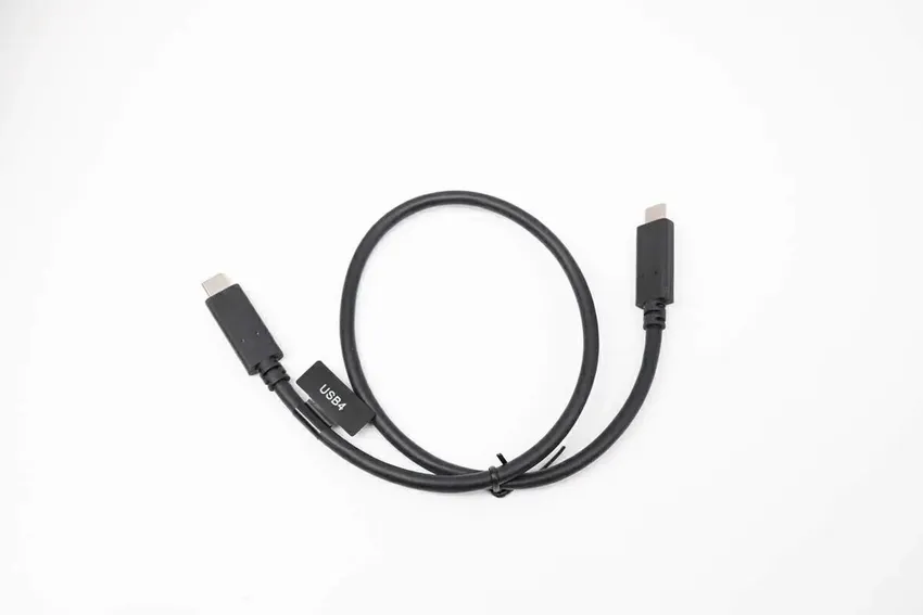 全金属机身，数据多重安全保障，NewQ USB4 外置固态硬盘盒评测