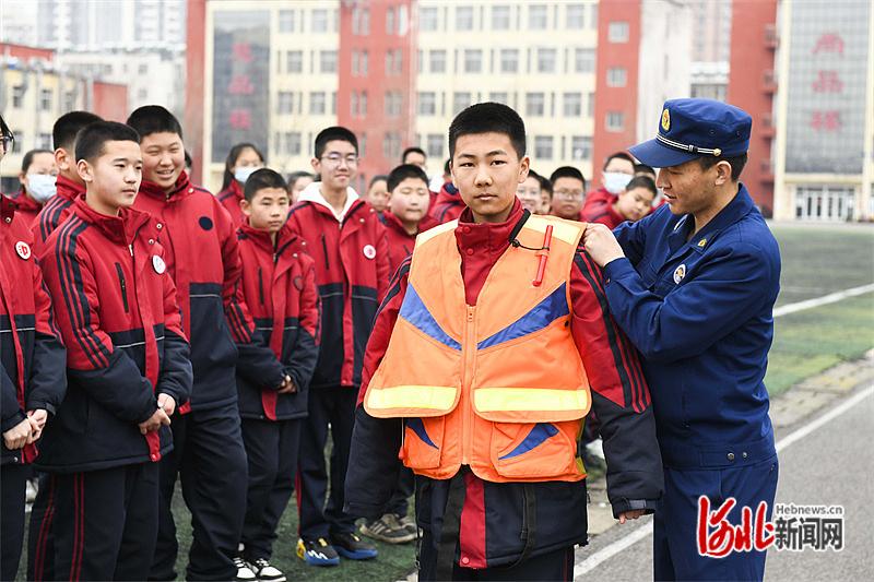 河北唐山：开展中小学生安全教育日系列活动