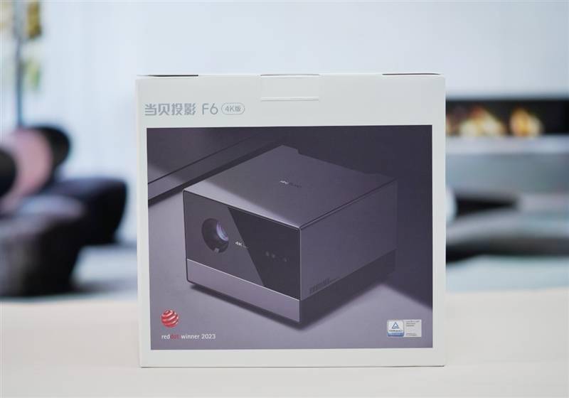 海思V811+全玻璃镜头是什么体验！当贝F6评测：6K价位亮度最高的4K投影仪