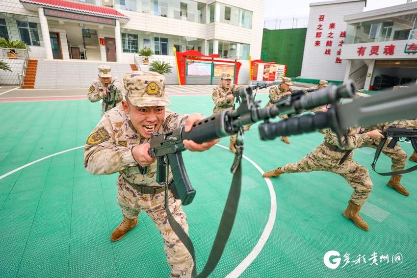 【高清组图】练胆气 砺血性 武警安顺支队开展刺杀训练