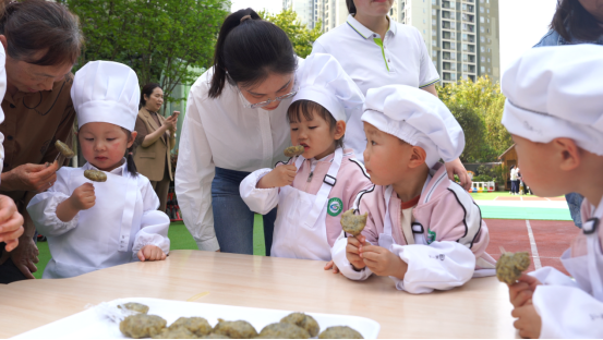 “清明粑儿香又甜” 渝北区莲花第二幼儿园开展亲子传统教育活动