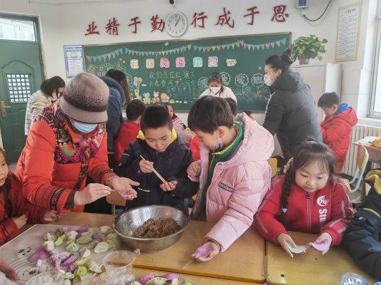 济南市汇泉小学：活力食育 情暖冬至