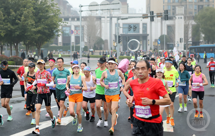 2024永川马拉松赛鸣枪开跑