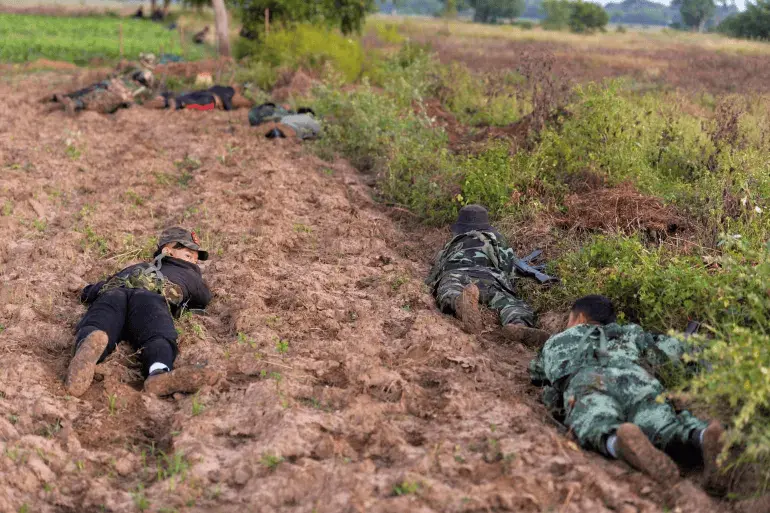 敏昂莱大将搬到救兵，终于有大国答应出手，为缅甸军政府送去强援