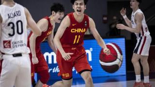 超级爆冷！中国男篮掀翻世界第二 17岁新星准绝杀 导演15分大逆转