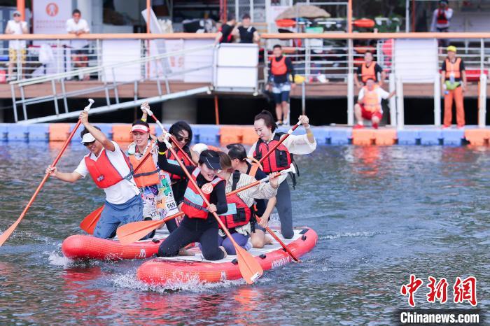 桨板运动竞技沈阳浑河 受年轻人热捧