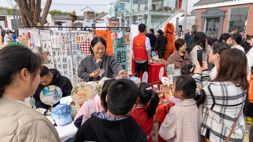 非遗集市、民俗演出、文创小吃……非遗让太白湖新区“潮”起来