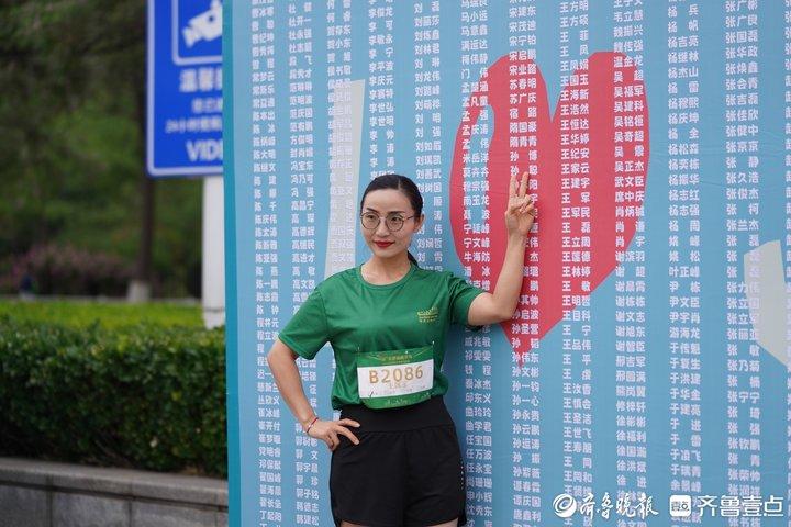 图集｜2024济南奥体半程马拉松赛前现场都在做哪些准备