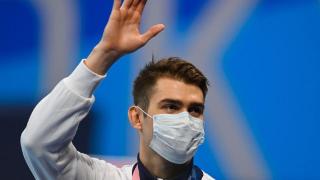 俄游泳运动员科列斯尼科夫在50米仰泳中创造世界纪录