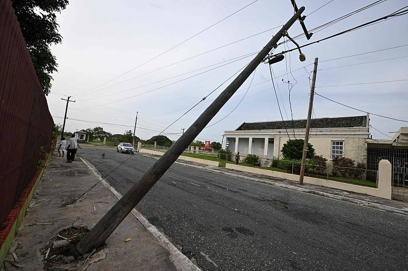 飓风“贝丽尔”过境牙买加致2人死亡