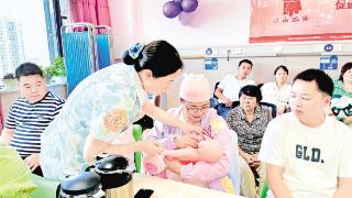 市妇幼保健院开展 母乳喂养周宣教活动