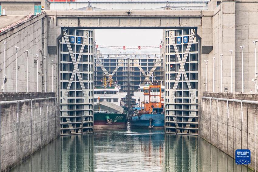 三峡船闸货运量刷新2022年纪录