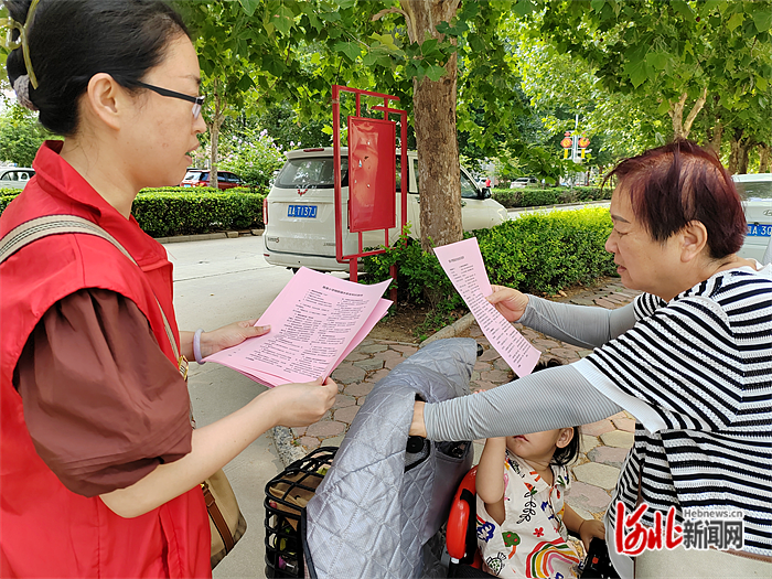 石家庄市陈章小学：党员先锋在行动 红色志愿显担当