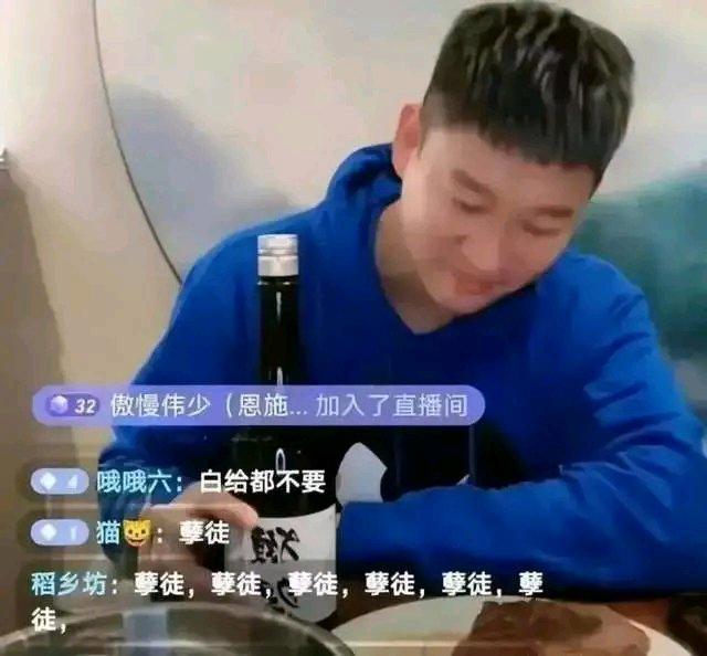 曹云金翻红还得感谢郭德纲，没有扎实的基本功不行，德云社尴尬了