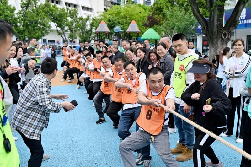 绵阳涪城区石塘街道红星社区举办主题趣味运动会