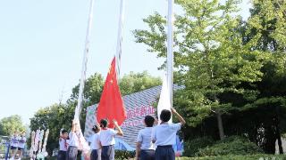 “刮”出惊喜与知识 洪山小学学子新学期忙收获