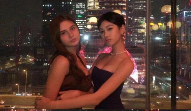 星二代近照比美！杨幂大S女儿酷似妈妈，钟丽缇女儿浓妆太早熟