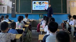 东昌府区新区小学开展“健康上网，拒绝沉迷”安全教育活动