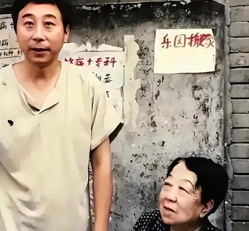 骗了我们40年！原来她是冯巩的妻子，难怪大红大紫