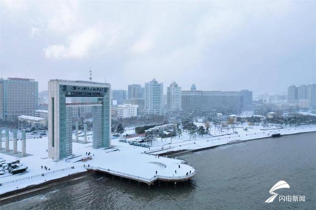 雪后的威海到处都是银装素裹