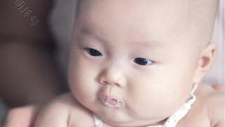 宝宝吐泡泡，真的就是肺炎的预兆吗？分析下