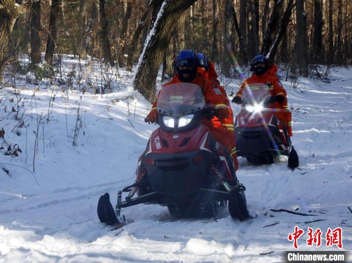 吉林森林消防开展暴雪天气救援演练