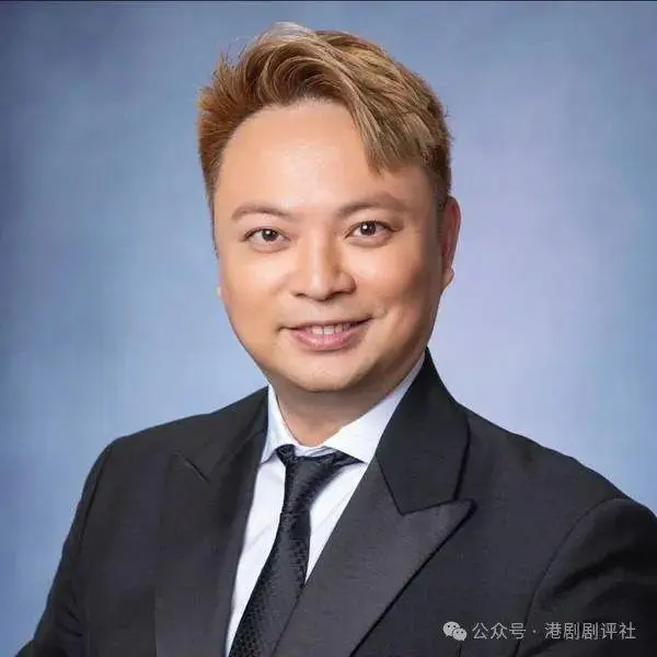 前香港先生变成功人士头衔多，与高钧贤为同届港男，身材大变样像一男星